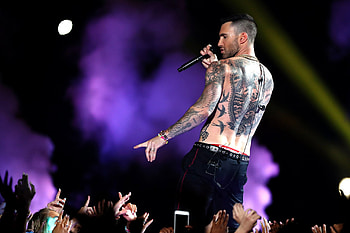Maroon 5 at the Super Bowl, Artless spectacle, The New Yorker article, Music performance HD wallpaper