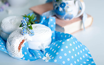 Fluffy meringue, Sweet confection, Delightful dessert, Homemade treat HD wallpaper