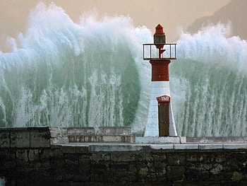 Massive Wave, Kalk Bay Breakwater Light, Cape Town, South Africa, africa, lighthouse, ocean, wave HD wallpaper