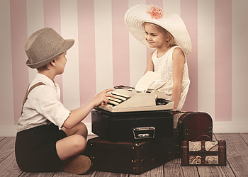 Children, black, girl, copil, little, retro, suitcase, boy, couple, vintage HD wallpaper