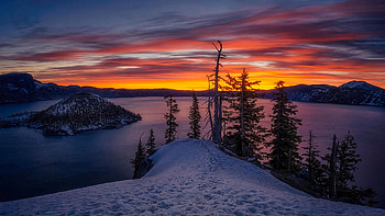 Winter Crater Lake Sunrise, winter, oregon, snow, clouds, colors, landscape, sky, usa, trees HD wallpaper