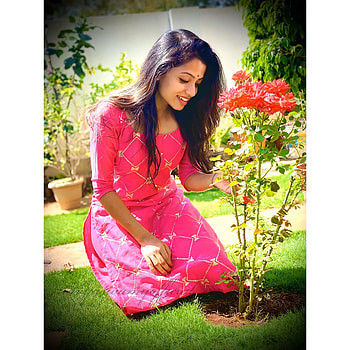 Navya Swamy, people_in_nature, hair HD phone wallpaper
