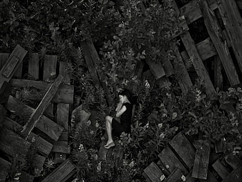 I Wonder..., think, alone, girl, beautiful, sad, miss, love, black and white, feel HD wallpaper