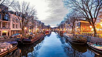 Amsterdam, Canals, Wonky houses, Financial times HD wallpaper