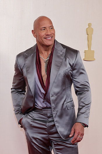 Dwayne Johnson’s Oscar Night Elegance – Stunning , Academy Awards (Oscars) HD phone wallpaper