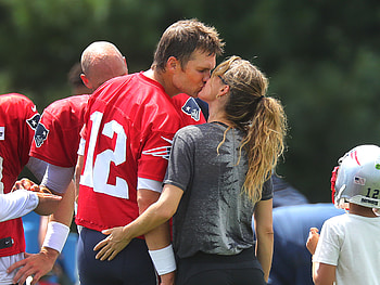 Tom Brady, Gisele Bundchen, Financial success, Power couple HD wallpaper