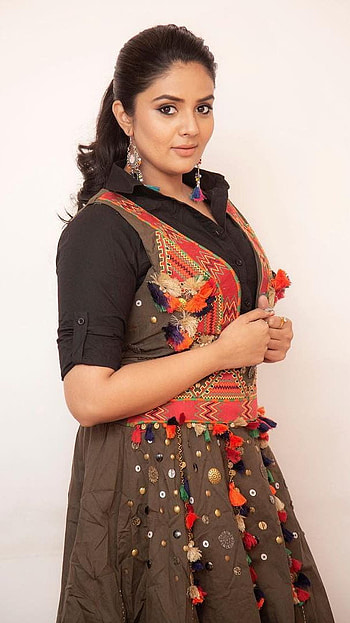 Sreemukhi, telugu actress, model HD phone wallpaper