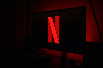 Netflix high profile content, Cost passing along, Expert opinion, Expert knowledge HD wallpaper
