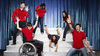Glee , TV show fandom, Iconic ry, Captivating characters HD wallpaper