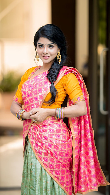 Pavitra Lakshmi, saree beauty, tamil actress HD phone wallpaper