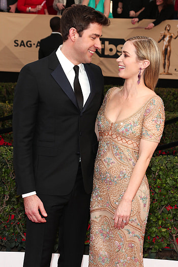 2017 SAG Awards, Emily Blunt and John Krasinski HD phone wallpaper