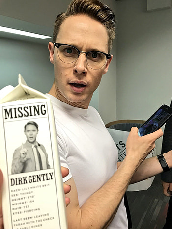 Samuel Barnett, TV shows, Dirk Gently, Holistic detective HD phone wallpaper