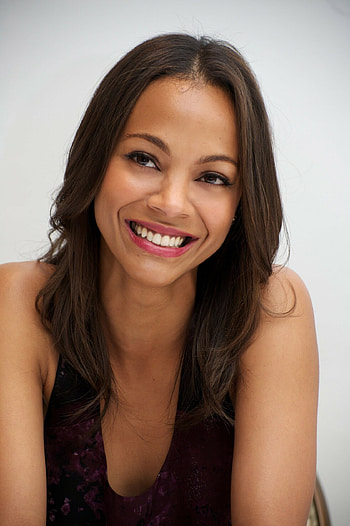Zoe Saldana, Fashionable , Chic style, Red carpet moments HD phone wallpaper