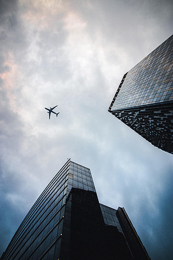 Sky, Building, Miscellanea, Miscellaneous, Flight, Plane, Airplane, Bottom View HD phone wallpaper