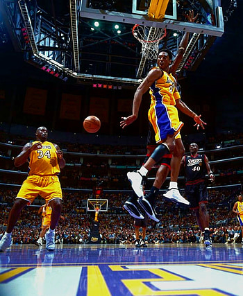 Kobe shaq, basketball, sports_equipment HD phone wallpaper