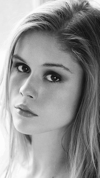Erin Moriarty, Blonde hair, Brown eyes, TV shows HD phone wallpaper