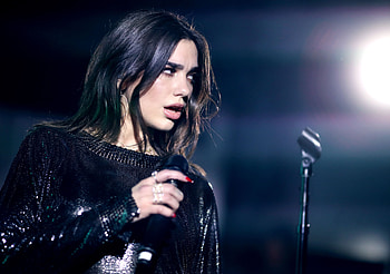 Dua Lipa Live , dua-lipa, music, celebrities, girls HD wallpaper