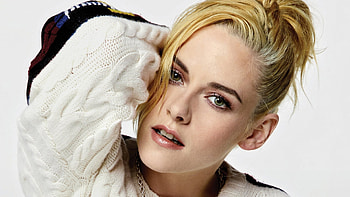 Closeup View Of Kristen Stewart Girl Model Is Wearing Black White Woolen Knitted Dress Standing In White Background Girls HD wallpaper