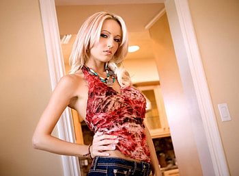 Model, blonde, pretty, beauty HD wallpaper