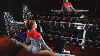 Brunette doing splits in gym: HD wallpaper