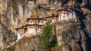 Exclusive features, Travel offers, Hidden gems, Experiential journeys HD wallpaper