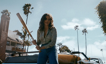Griselda TV Show 2024 - Intense Character With Baseball Bat, TV Show, Griselda (2024) HD wallpaper