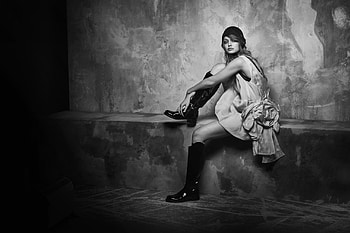 Gigi Hadid Vogue Arabia 2019, gigi-hadid, celebrities, girls, monochrome, black-and-white HD wallpaper