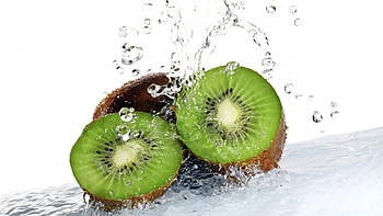 Kiwi fruit water, Hydrating , Quenches thirst, Summertime delight HD wallpaper