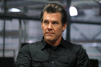 Josh Brolin, Sicario 2 Soldado, Intense performance, Action-packed movie HD wallpaper