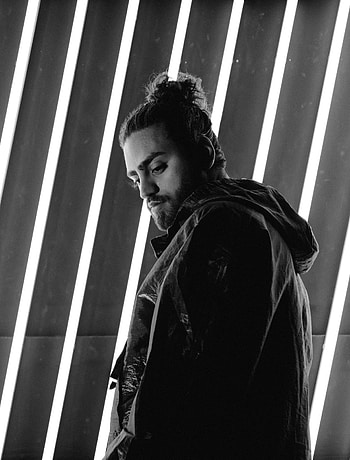 Ali Gatie, Iraqi Canadian rapper, Perform at Dubais Caesars Palace HD phone wallpaper