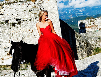 Happy Blonde, horse, model, graphy, girl, beautiful, dress, woman, elegant, fashion, pretty, mule, red, happy, gown, female HD wallpaper