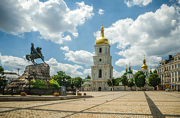 Kyiv Travels, Vibrant cityscape, Urban charm, Rich history HD wallpaper