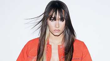 Aitana, Promoting positivity, Spreading love, Anti-hatred message HD wallpaper