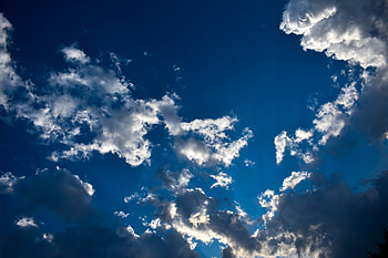 Fluffy clouds HD wallpaper