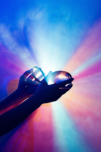 Smoke, Shine, Light, Miscellanea, Miscellaneous, Hands, Lenses HD phone wallpaper