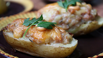 Potato-themed , Captivating , Sarah Thompson's collection, Stunning visuals HD wallpaper