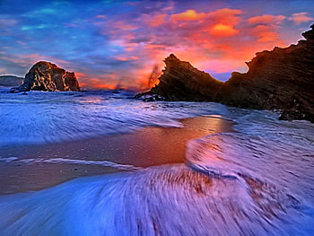 Sea sunset, colorful, coast, colors, sunrise, beach, shore, waves, water, ocean, sunset, sea, sundown, beautiful, rocks, summer, purple, clouds, nature, sky HD wallpaper