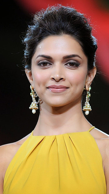 Deepika Padukone, Deepika Padukone Bollywood Heroine HD phone wallpaper