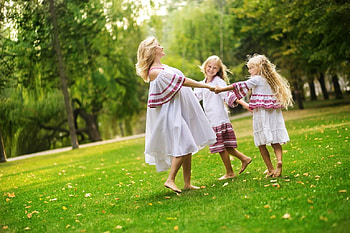 little girl, childhood, blonde, 2 girls, fair, nice, adorable, bonny, sweet, Belle, white, smile, Hair, girl, grass, tree, comely, sightly, pretty, green, mom, face, nature, lovely, pure, child, fun, graphy, cute, baby, , Nexus, beauty, play, kid, feet, beautiful, people, little, pink, love, princess, dainty HD wallpaper