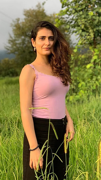 Fatima Sana Sheikh, Gorgeous HD phone wallpaper