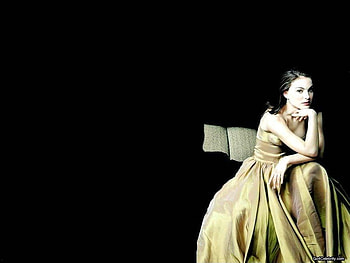 Natalie Portman, light, cute, green pale dress, actress, female HD wallpaper