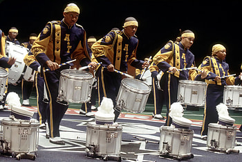 Marching Band, Halftime tradition, Drumline history, Game excitement HD wallpaper
