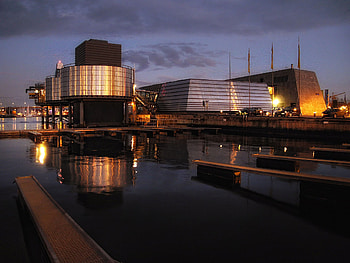 nice building, reflection, windows, glass, building, modern, water HD wallpaper