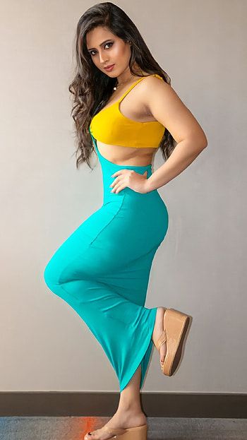 Hayat shaik, bollywood actress HD phone wallpaper