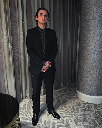 Matthew Vorce, Billie Eilish, Cheating rumors, Hollywood gossip HD phone wallpaper