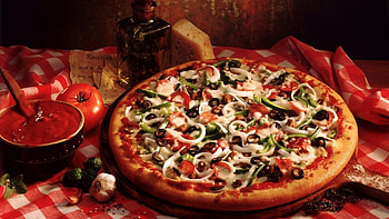 Italian pizza, Fresh ingredients, Fast food pleasure, Savory satisfaction HD wallpaper
