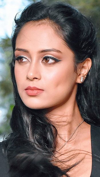 Vedika Dutta, model, beautiful HD phone wallpaper