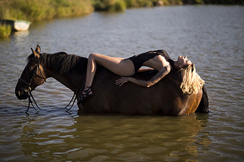 Relax, cowgirls, ranch, horses, lake HD wallpaper