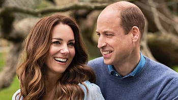 Kate Middleton, 10th anniversary, Romantic blue floral dress, Vogue India HD wallpaper