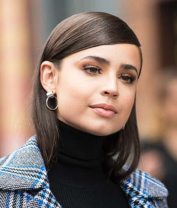 Sofia Carson, Michael Kors Collection, Runway Show, New York Fashion HD phone wallpaper